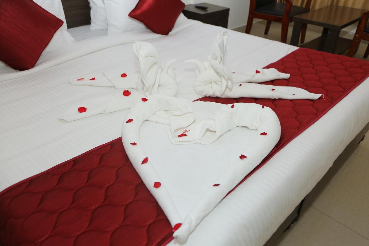 N7 Elite Restaurant & Bar Sangareddy Екстер'єр фото